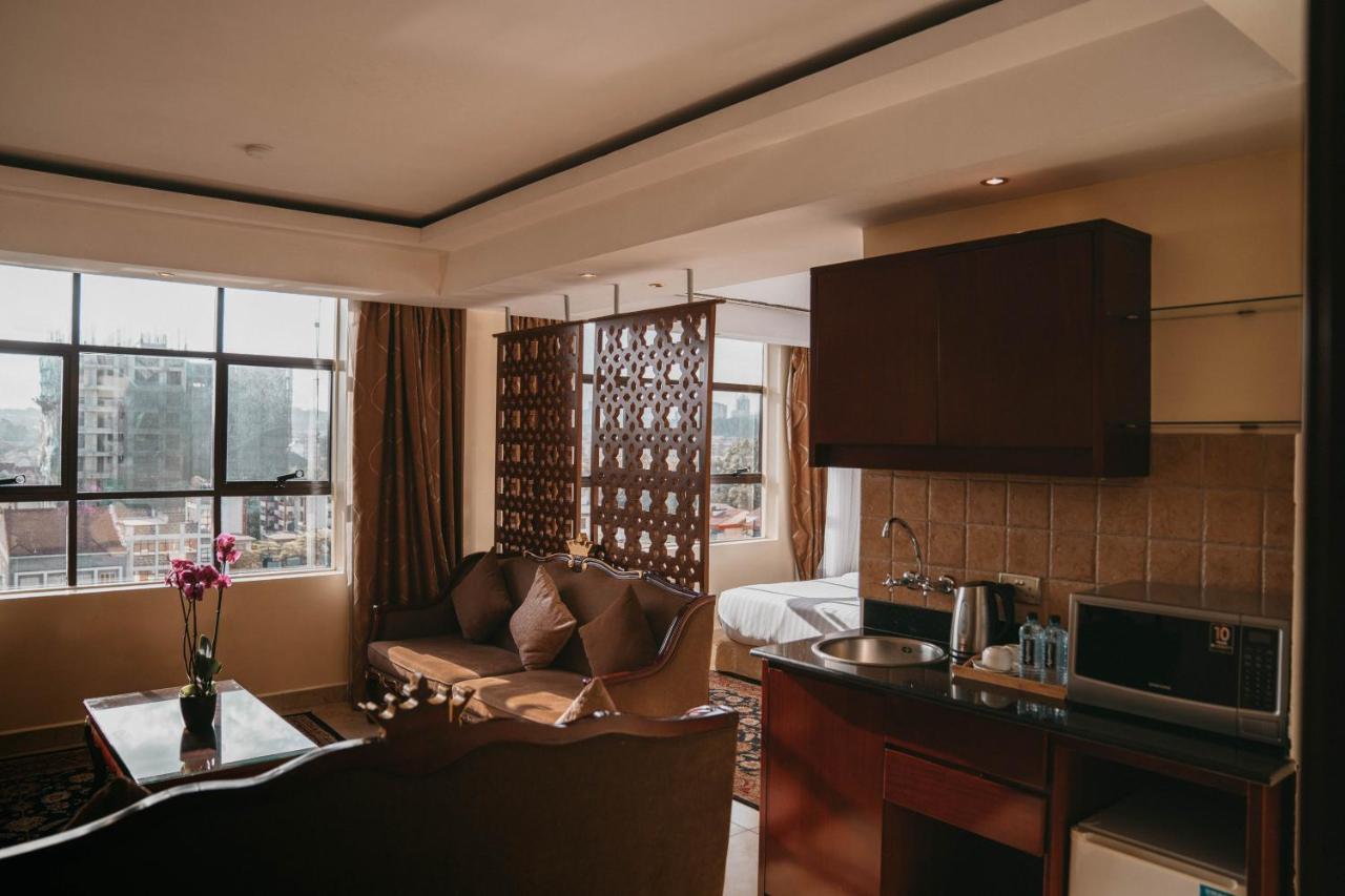 Saab Royale Hotel Найробі Екстер'єр фото